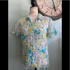Cheery Feminine Floral Shirt size medium